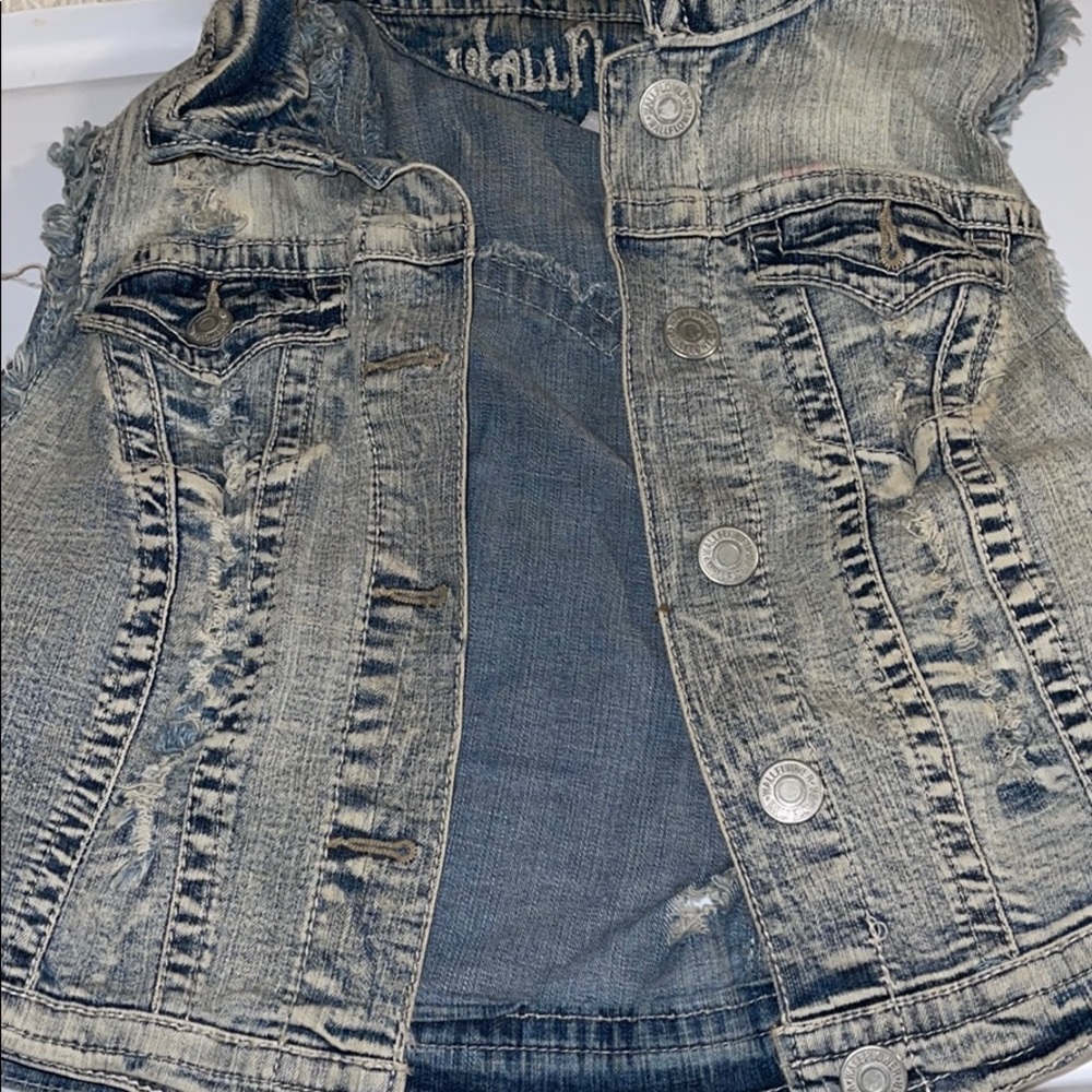 Sleeveless Jean Jacket